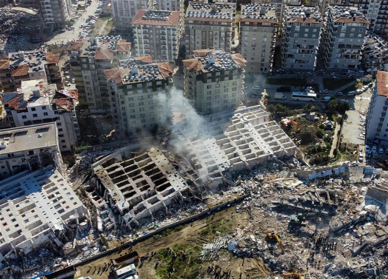 Число жертв землетрясения в Турции вновь увеличилось