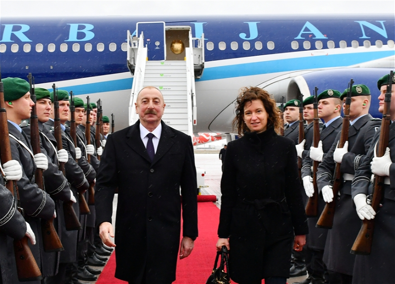 Президент Азербайджана прибыл с рабочим визитом в Германию - ФОТО