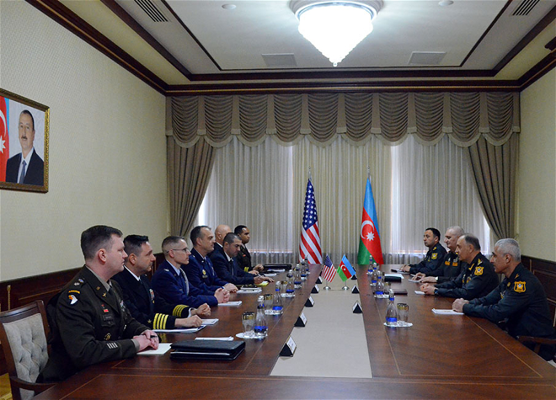 Начальник Генштаба встретился с делегацией Европейского командования США - ФОТО