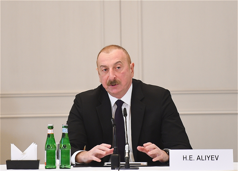 Ильхам Алиев: Надеемся в следующем году завершить расширение грузинского участка железной дороги Баку-Тбилиси-Карс