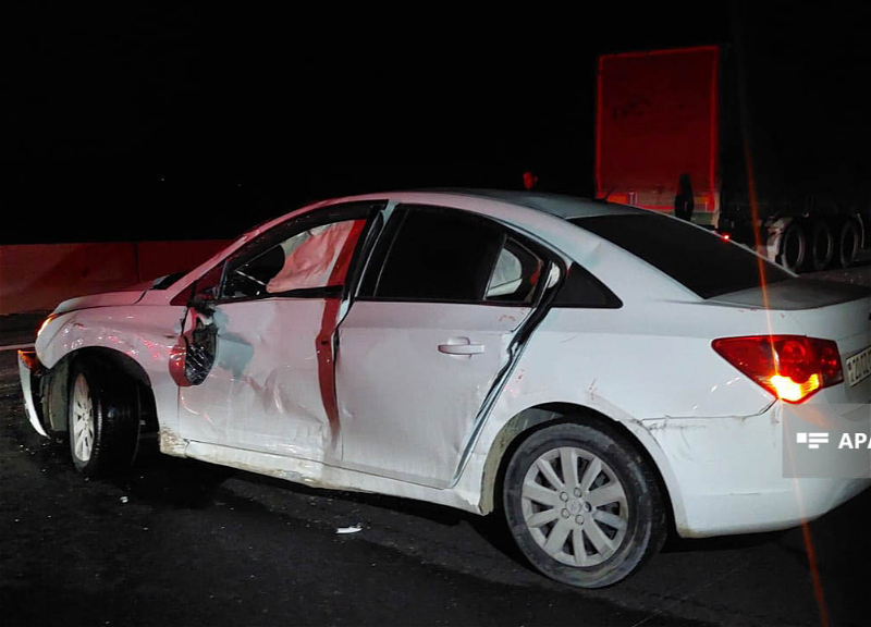 В Шамкире легковой автомобиль столкнулся с грузовиком: Пострадали 5 человек - ФОТО