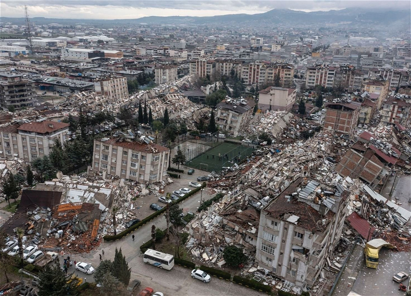 Число жертв землетрясения в Турции вновь увеличилось