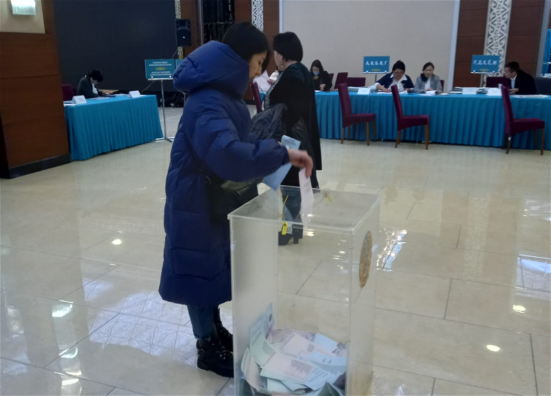 В Казахстане проходит голосование на парламентских выборах - ФОТО