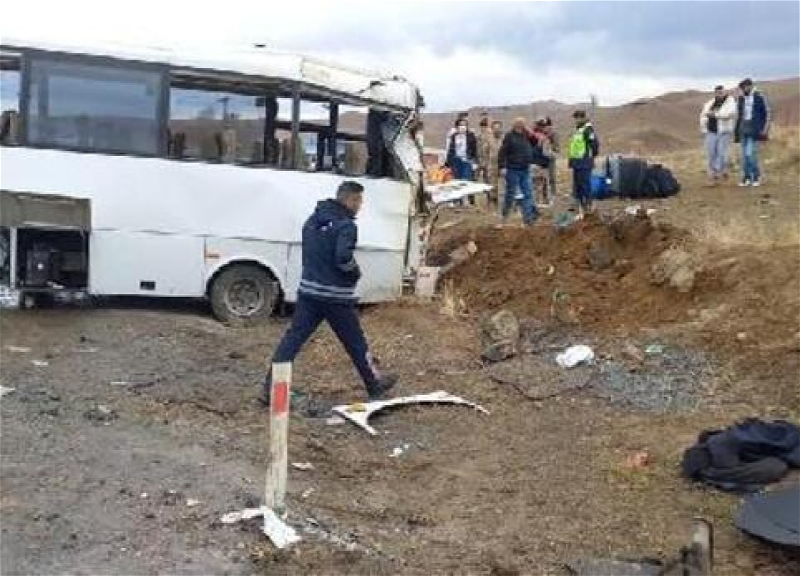 Türkiyədə idmançıları daşıyan avtobus qəzaya uğradı, yaralılar var