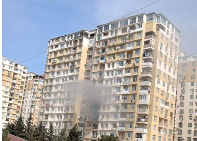 Пожар в многоэтажном доме в Баку потушен - ОБНОВЛЕНО - ВИДЕО