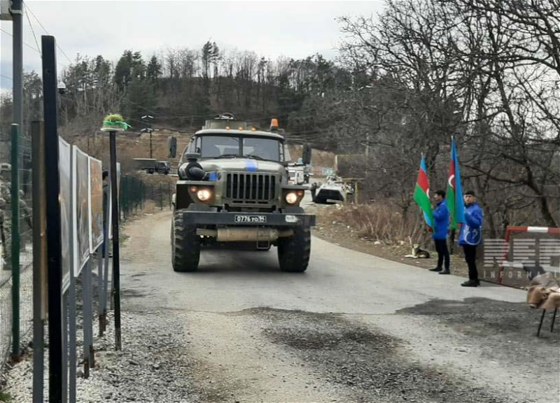 По дороге Ханкенди-Лачин беспрепятственно проехал 79 автомобилей российских миротворцев - ФОТО