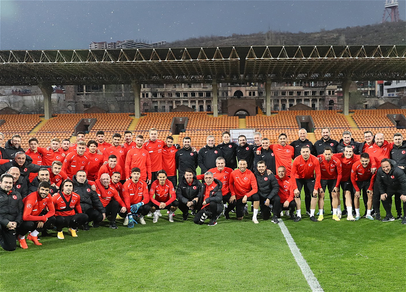 Сборная Турции по футболу в Иреване - ФОТО - ВИДЕО