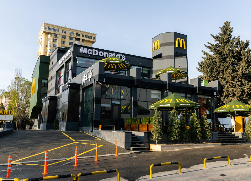 Обновленный McDonald’s близ станции метро «Мемар Аджеми» открылся после ремонта - ФОТО
