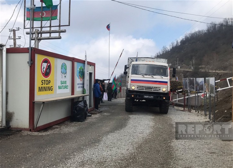 По дороге Ханкенди-Лачин беспрепятственно проехали 56 автомобилей российских миротворцев