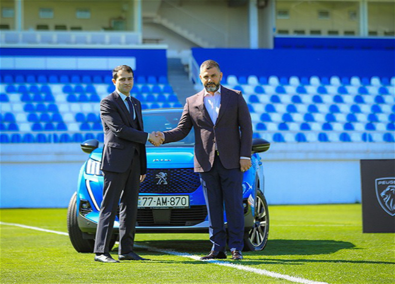 ФК «Сабах» получил экологичный автомобиль от нового спонсора