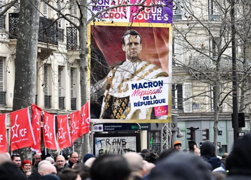 Француженке грозит штраф в 12 тысяч евро за «оскорбление» Макрона в Facebook