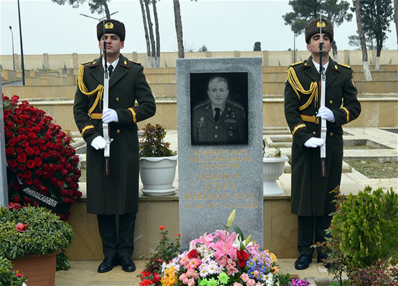 Состоялась церемония почтения памяти Национального героя Шукюра Гамидова - ФОТО