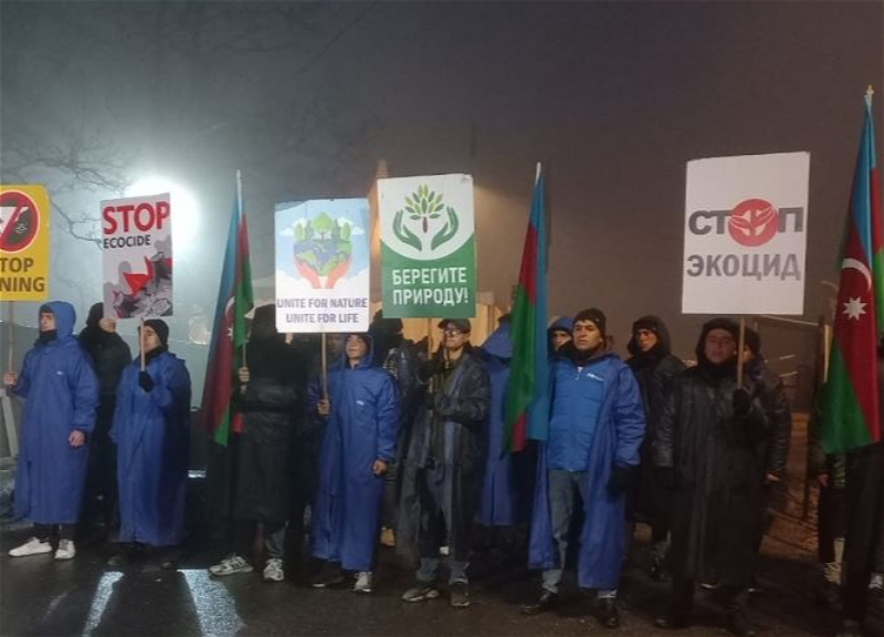 Акция протеста на дороге Ханкенди-Лачин продолжается и в вечерние часы - ФОТО - ОБНОВЛЕНО