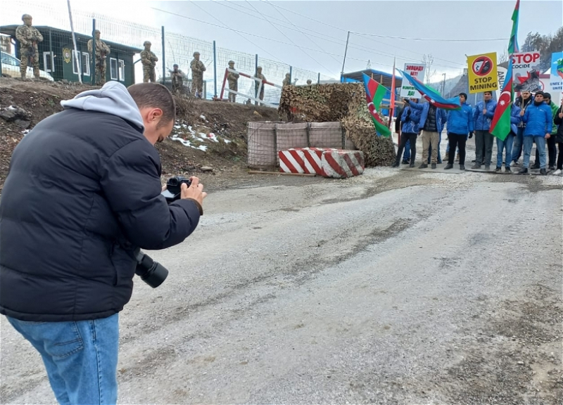 Дорога Лачин-Ханкенди: представители иностранных СМИ прибыли на место проведения экоакции - ФОТО