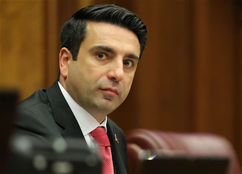 Первый президент Армении потребовал уволить спикера парламента, последний пытается объяснить свой поступок
