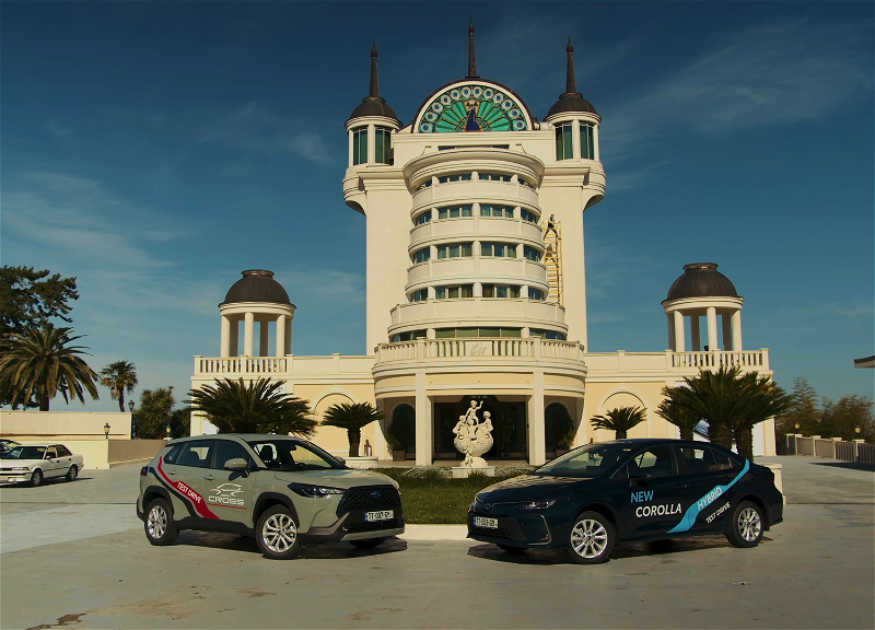 Автолюбители встретили обновленную версию легендарной Corolla и абсолютно новую модель Corolla Cross! - ФОТО
