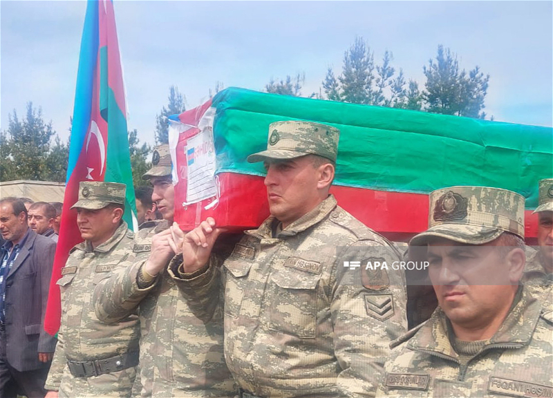 В Агстафе похоронен военнослужащий, погибший вчера в Лачине - ФОТО