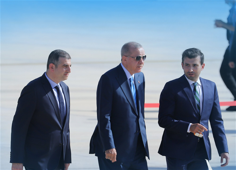 «Сельчук так, Сельчук этак. Все только из-за того, что он мой зять»: Эрдоган обрушился с критикой на оппозицию за нападки на Байрактара - ВИДЕО