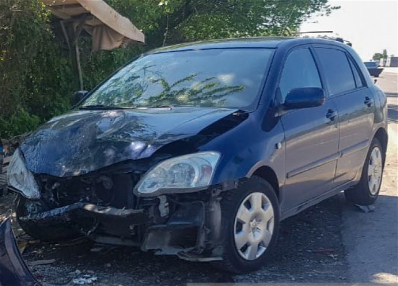 Ucarda avtomobil digər maşına çırpılıb, 5 nəfər xəsarət alıb