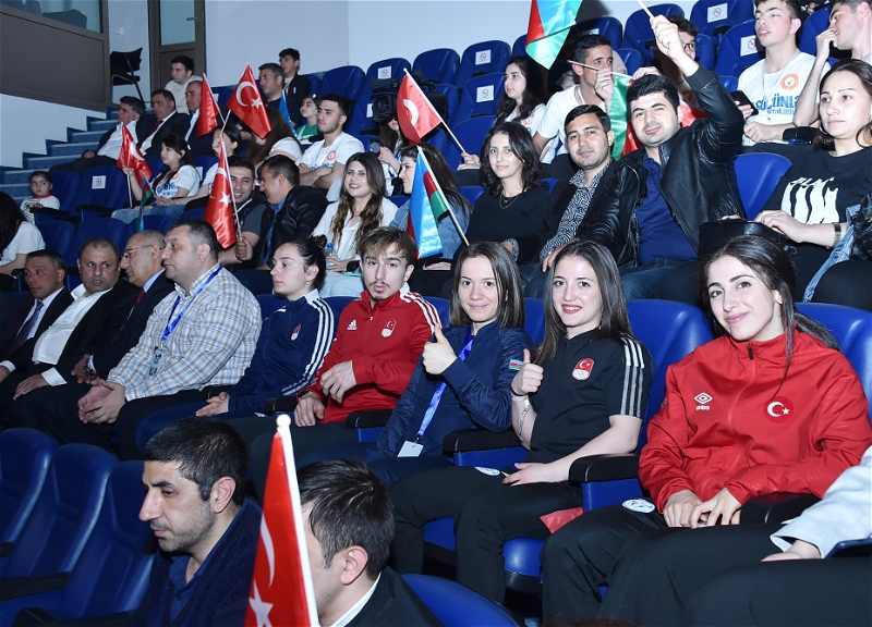 Турецкие тяжелоатлеты стали гостями чемпионата Азербайджана - ФОТО