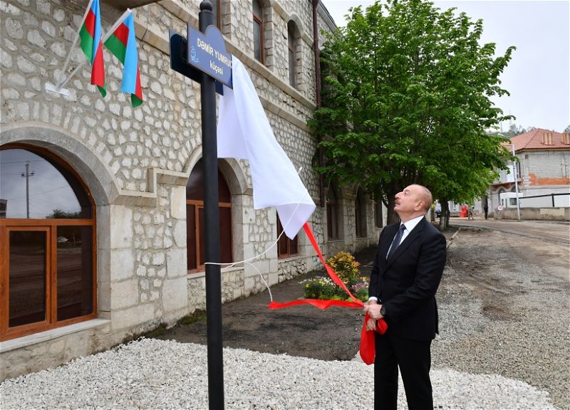 Президент Азербайджана и первая леди приняли участие в открытии вывески улицы Железный кулак в Шуше - ФОТО