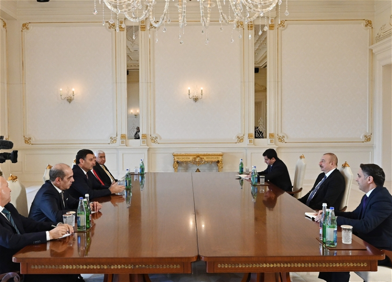 Ильхам Алиев принял председателя Палаты представителей парламента Иордании - ФОТО