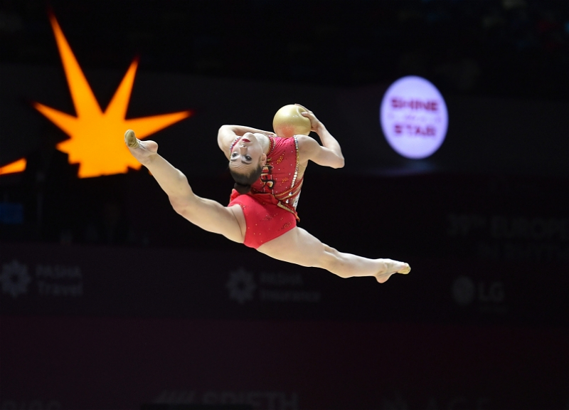 Стартовал 4-й день чемпионата Европы по художественной гимнастике в Баку - ФОТО