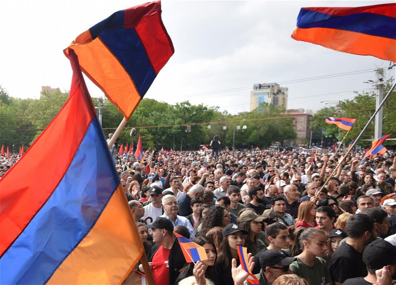 В центре Иревана проходит акция протеста