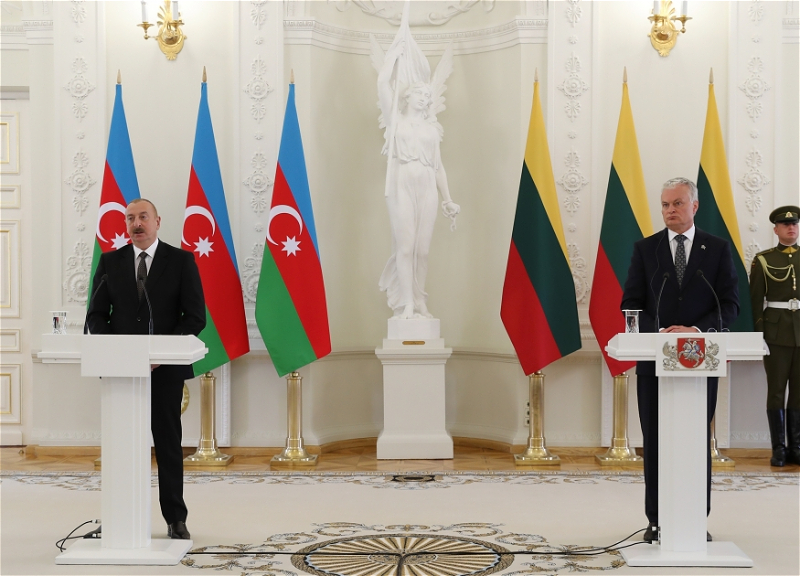 Президент: Наша современная инфраструктура позволяет с каждым годом увеличивать объемы транзитных грузов, проходящих через территорию Азербайджана