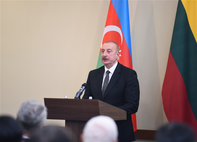Президент Азербайджана: Необходимо обеспечить связь между регионами Каспийского и Балтийского морей
