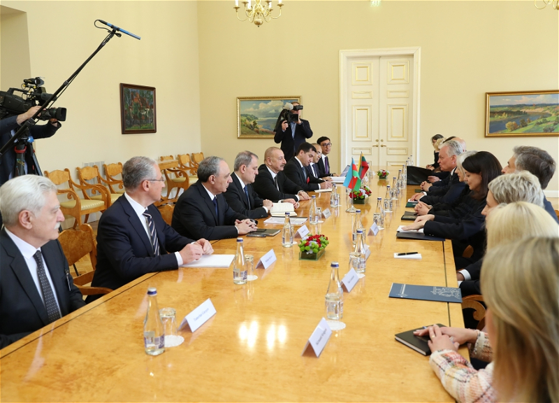Состоялась встреча президентов Азербайджана и Литвы в расширенном составе - ФОТО