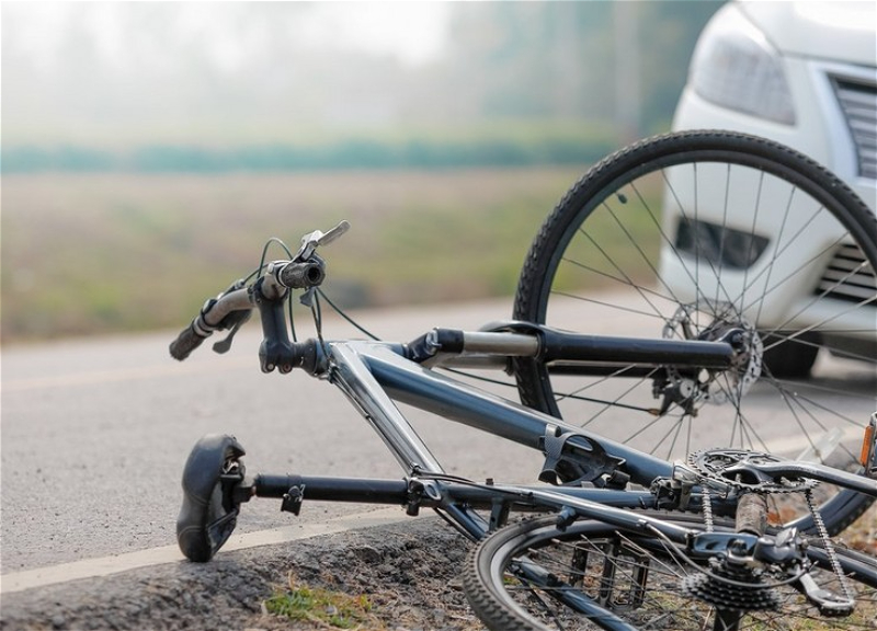 В Хачмазе автомобиль насмерть сбил велосипедиста