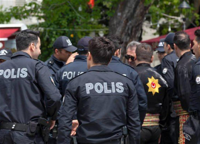 Более 600 тыс полицейских обеспечивают безопасность во время голосования в Турции