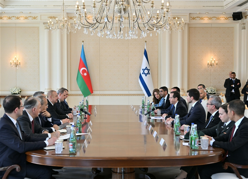 Ильхам Алиев оценил визит Президента Израиля в Азербайджан как исторический