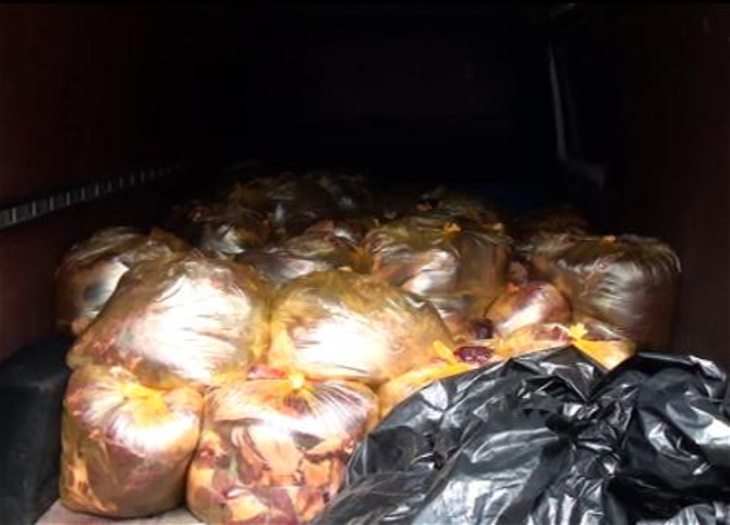 В Исмаиллы в грузовом автомобиле обнаружено около 2 тонн конины