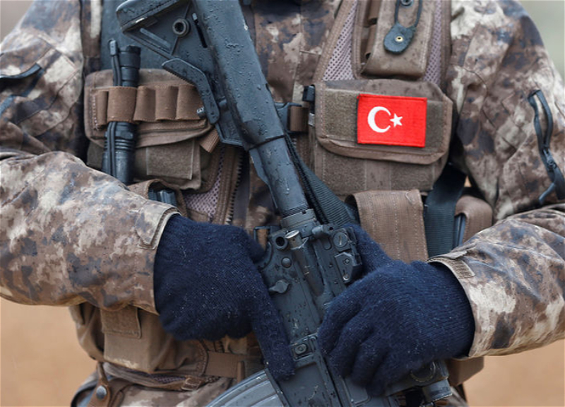Турция направляет военный контингент в Косово