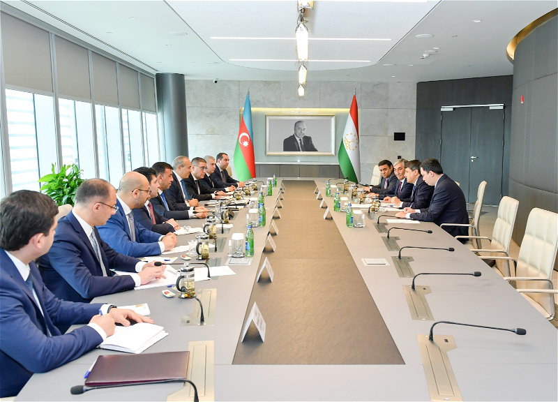 Обсуждено углубление экономического сотрудничества с Таджикистаном - ФОТО