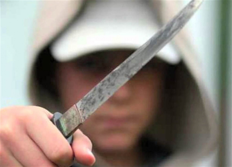 В Баку 11-летний мальчик получил ножевое ранение