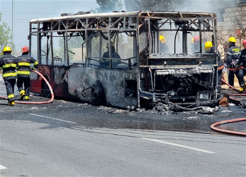 В Баку загорелся пассажирский автобус - ВИДЕО