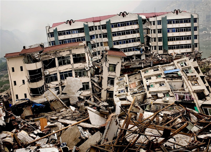 Мощное землетрясение в Китае: разрушены более 100 зданий - ФОТО