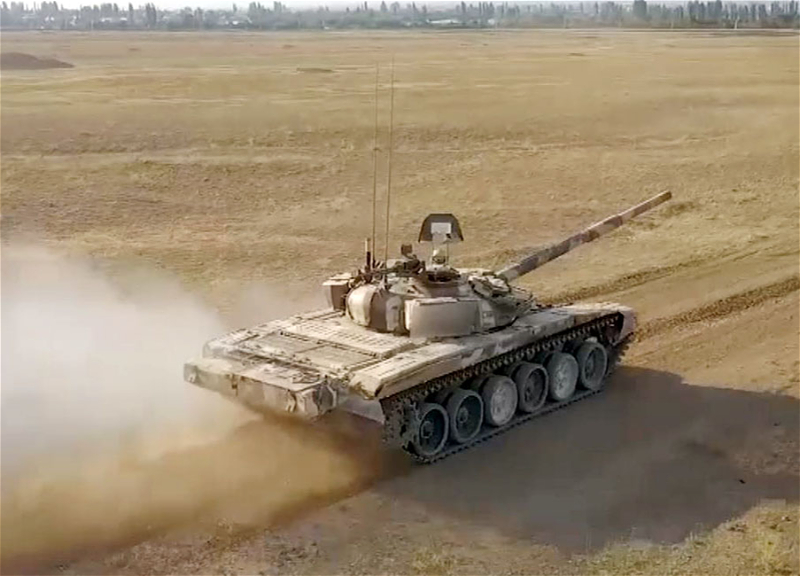 В танковых подразделениях проводятся интенсивные занятия по боевой подготовке - ВИДЕО