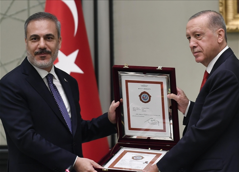 Эрдоган наградил Хакана Фидана за выдающиеся заслуги перед государством