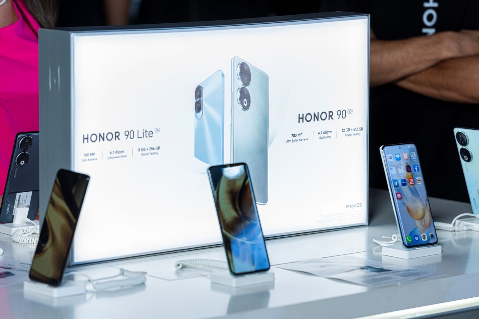 Музыкальная презентация 200-мегапиксельного смартфона HONOR 90 - ФОТО |  1news.az | Новости