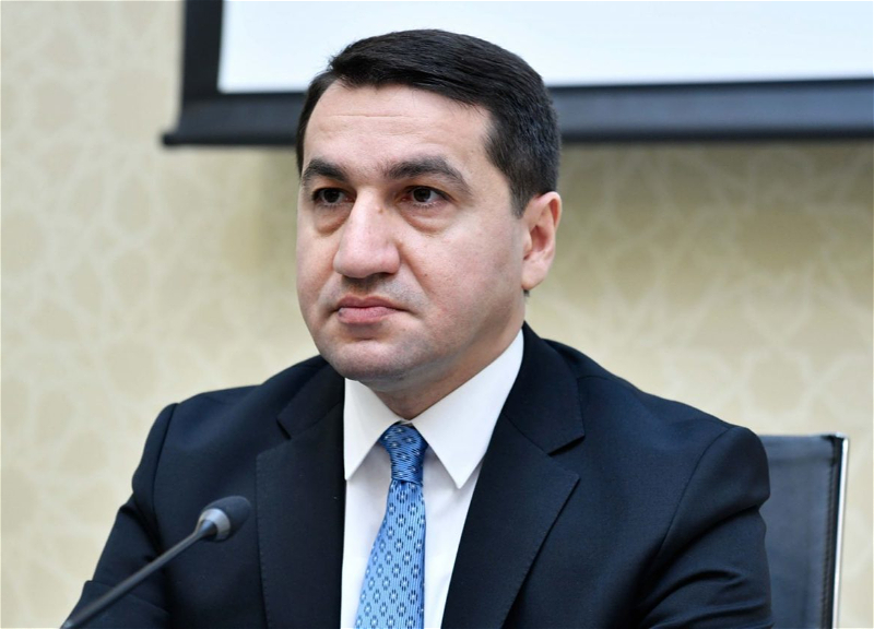 Хикмет Гаджиев пояснил, почему для Баку важна доставка гумпомощи в Карабах через Агдам