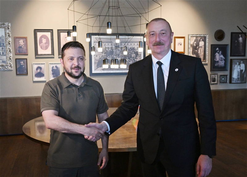 Ильхам Алиев в поздравлении Зеленскому заявил о готовности Баку к оказанию необходимой помощи Украине