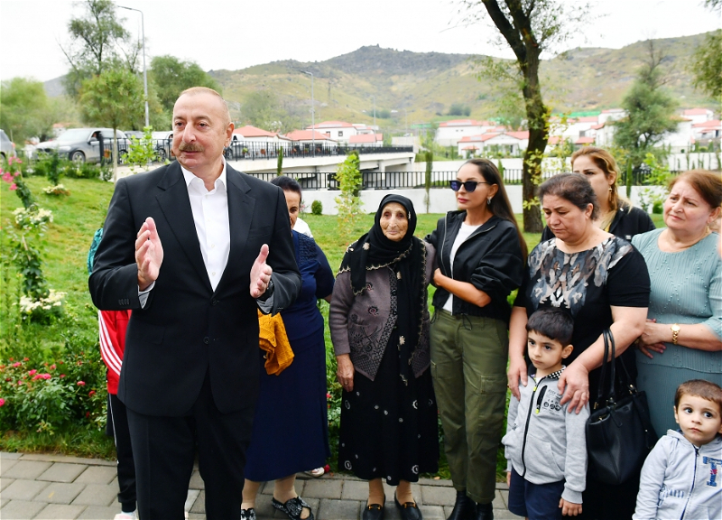 Президент Ильхам Алиев встретился с жителями села Забух Лачинского района - ФОТО