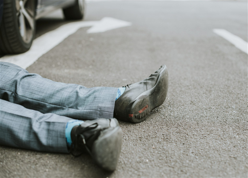 В Баку автомобиль сбил 48-летнего мужчину