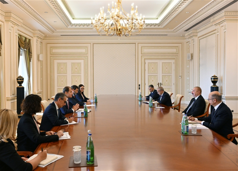 Ильхам Алиев принял делегацию ЕБРР
