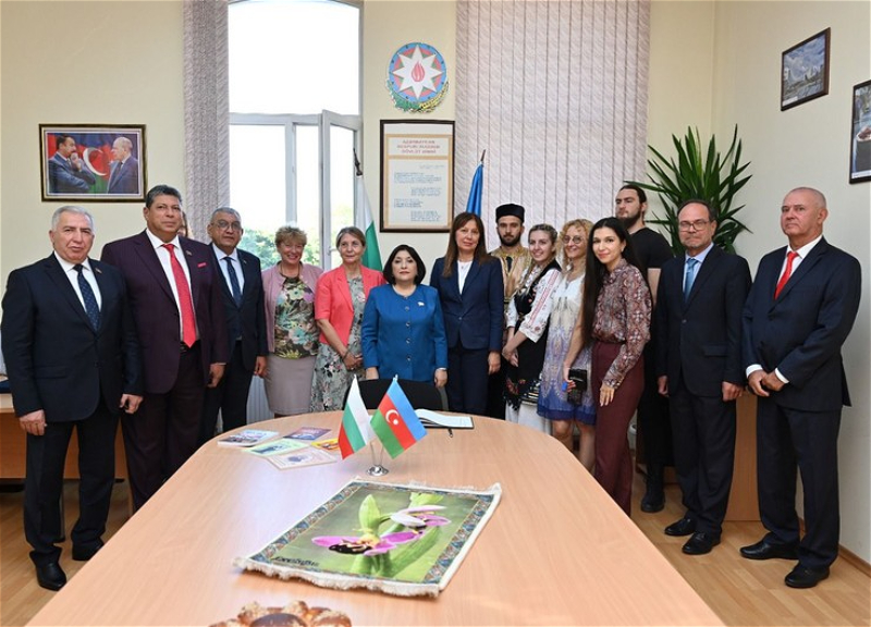 Sahibə Qafarova Bolqarıstanda Azərbaycan dili və mədəniyyəti Mərkəzi ilə tanış olub - FOTO