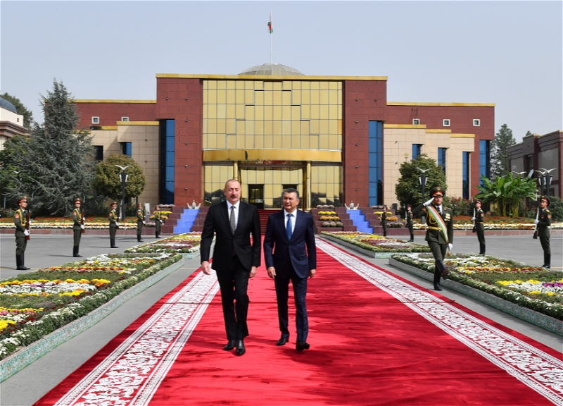 Завершился визит Президента Азербайджана в Таджикистан - ФОТО